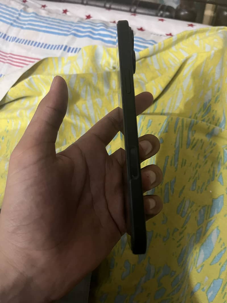 Apple iPhone 16 Plus 7