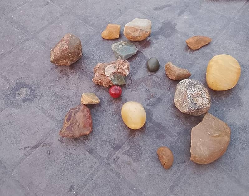 different stone 0