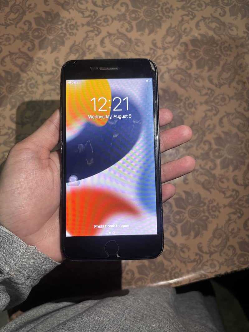 Apple iPhone 7 Plus 6