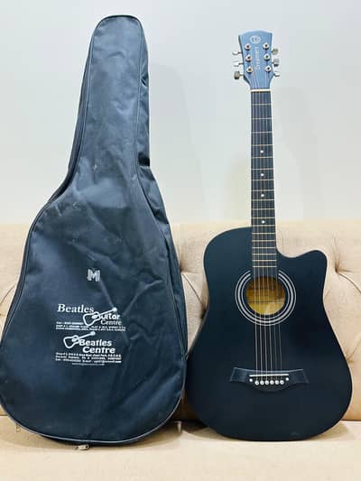 brand new acoustic guitar only few day used