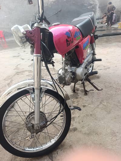 Rohi fresh bike 2021 model condition vip original Tanki tapa hain