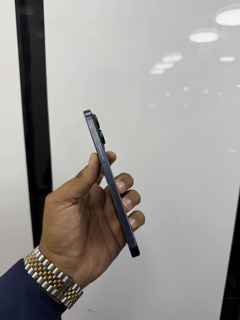 Iphone 15 Pro Max 4
