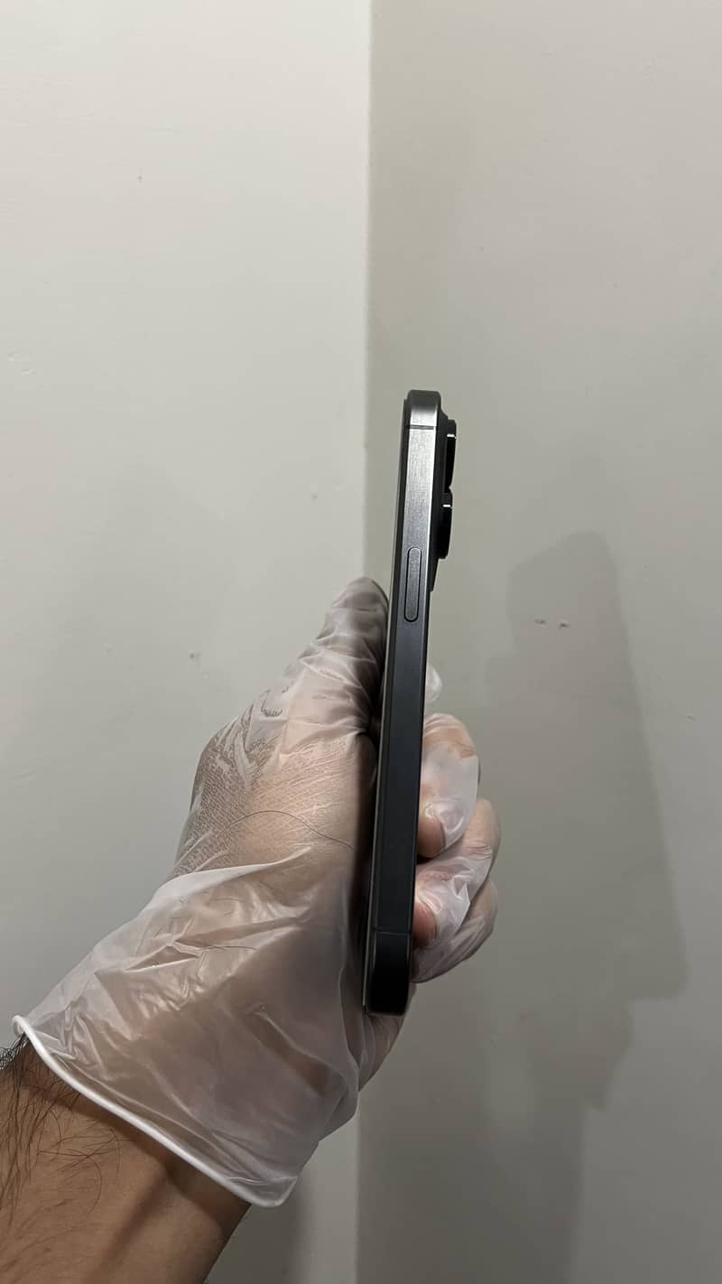 Apple iPhone 15 Pro 6
