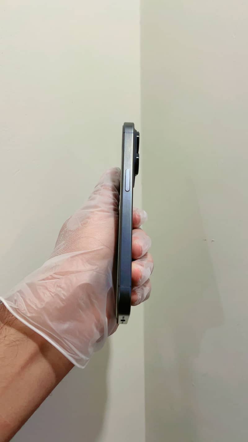 Apple iPhone 15 Pro 7