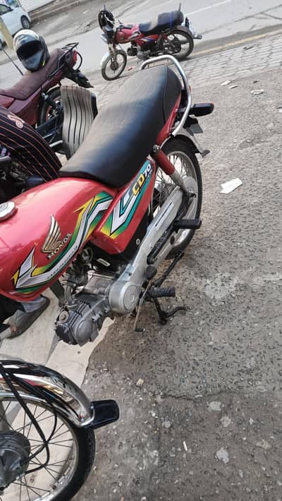 honda cd 70  urgent sale