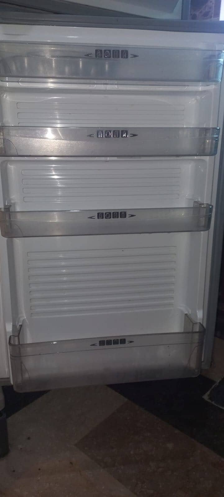 Refrigerator 0