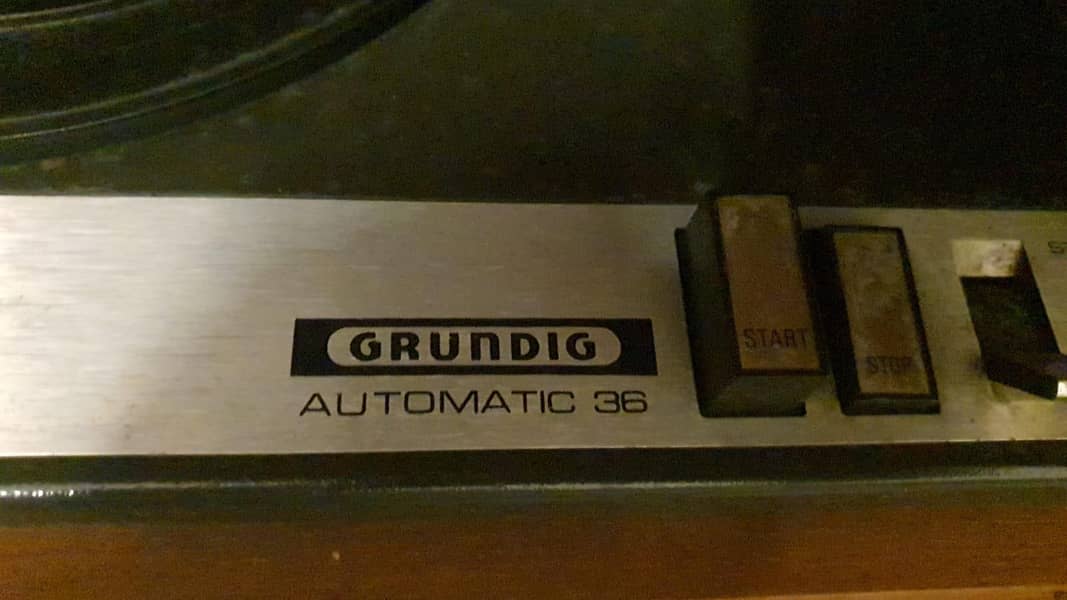 antique Radiogram 4