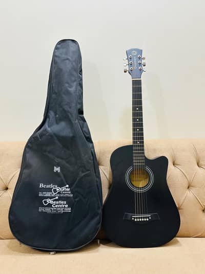 brand new medium size acoustic guitar with all accessories