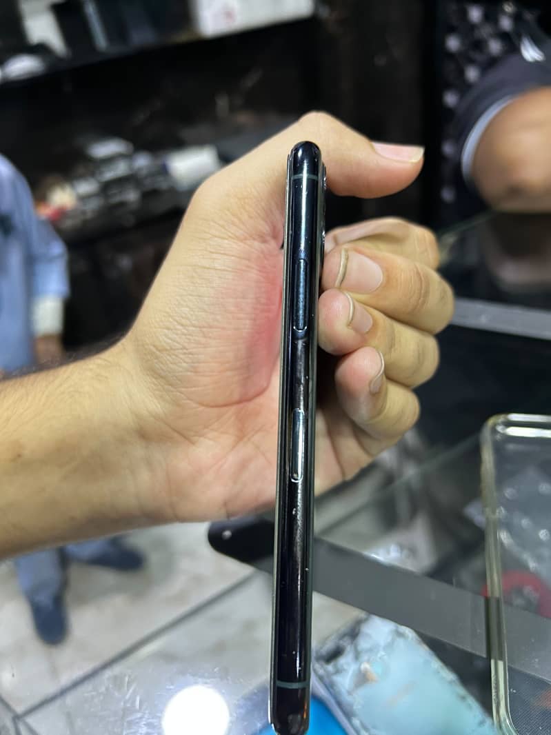 Apple iPhone 11 Pro 0