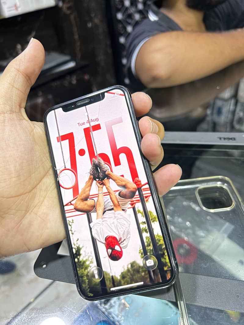 Apple iPhone 11 Pro 1
