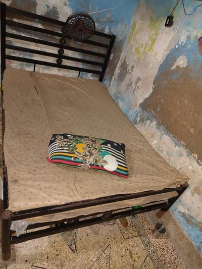 lohe wala bed 5 bye 6