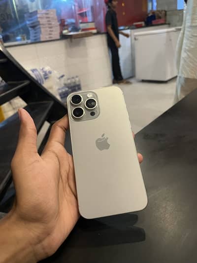 iPhone. 15 pro max 128 gb battery 76 original