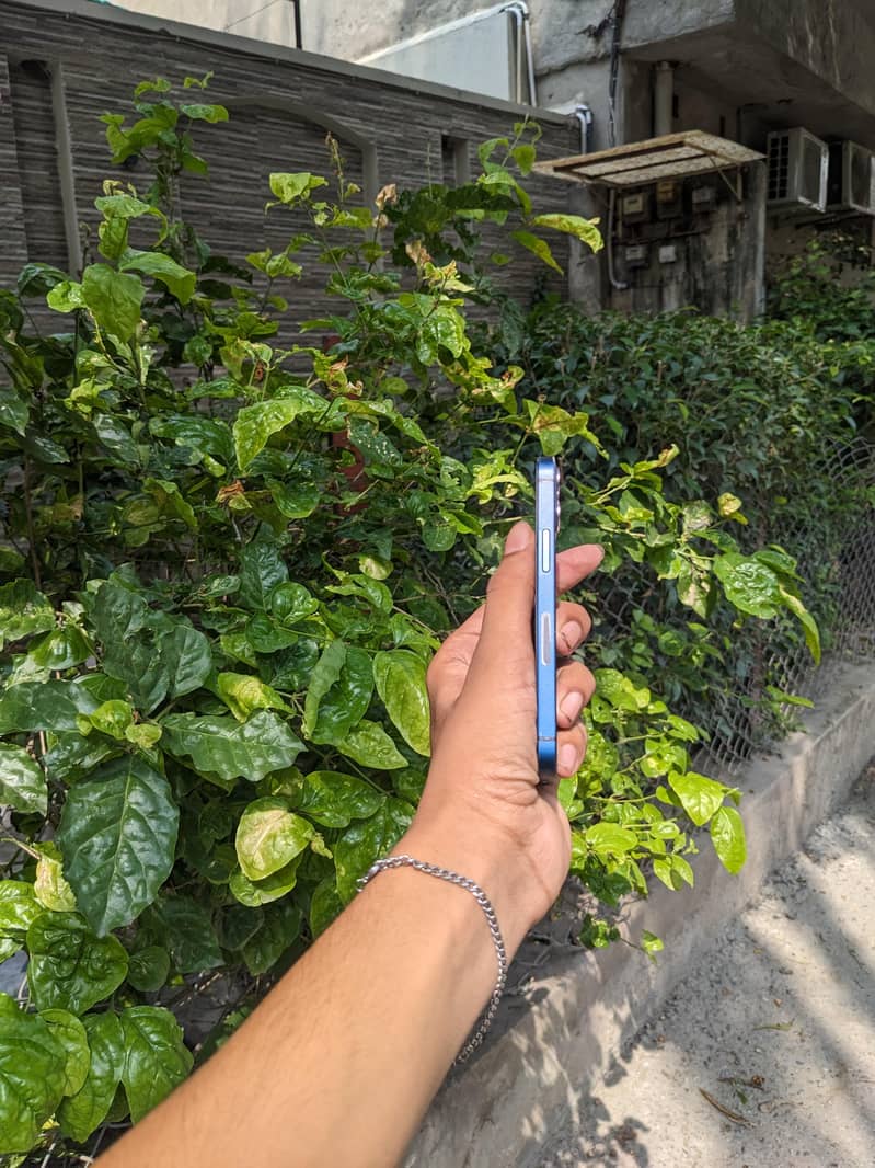 Apple iPhone 12 mini 4