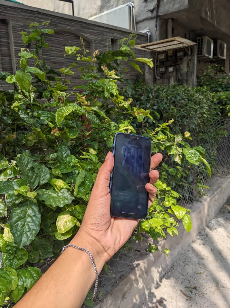 Apple iPhone 12 mini 6