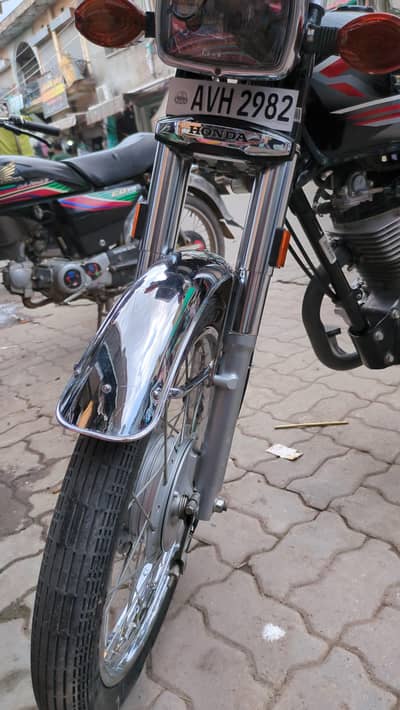 Honda cg 125 saf bike hai