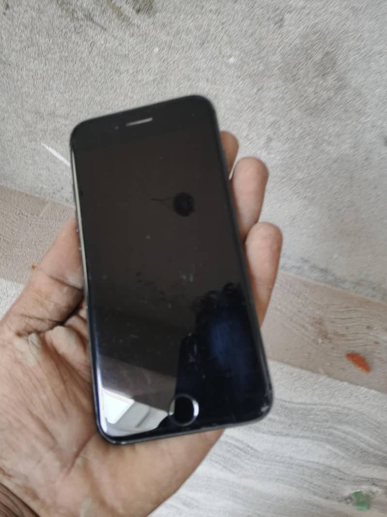 Apple iPhone 7 0