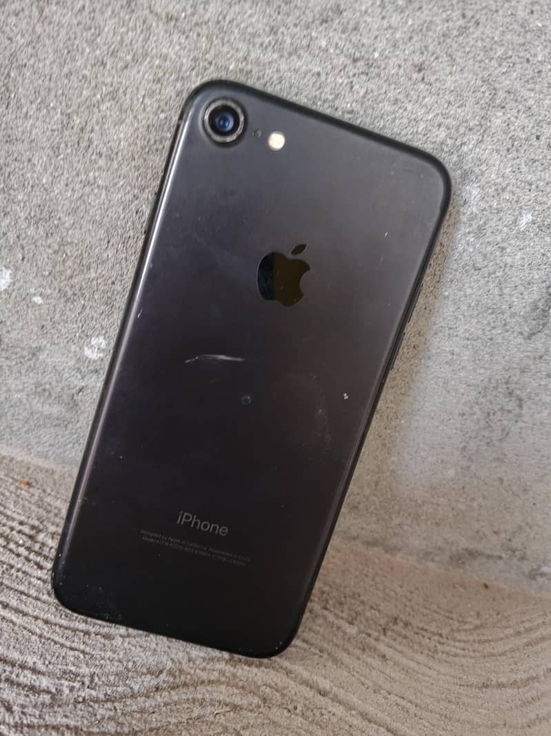 Apple iPhone 7 1