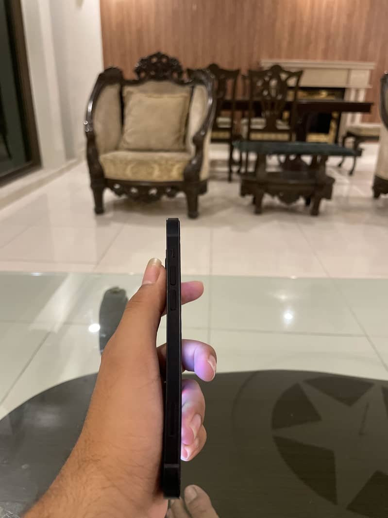 Apple iPhone 12 2