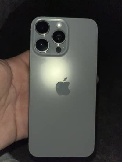 Apple iPhone 15 Pro Max natural titanium colour