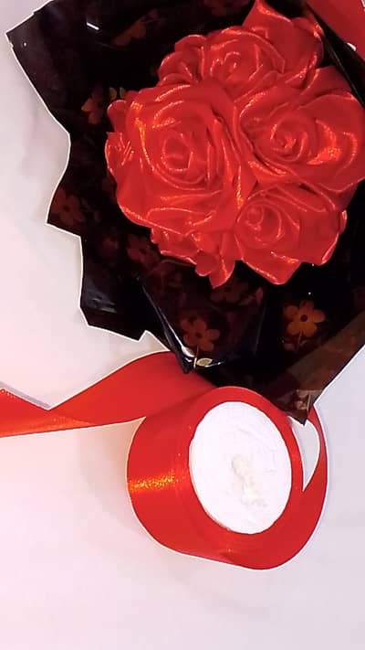 7 Ribbon Roses Bouquet