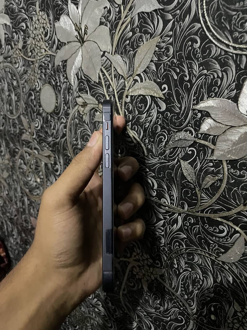 Apple iPhone 12 5