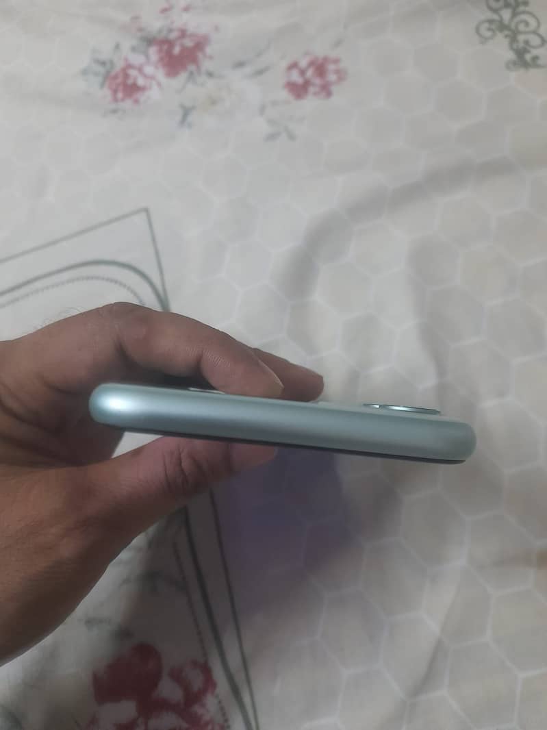 Apple iPhone 11 6