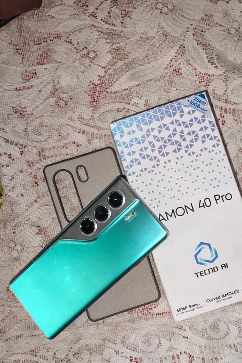 Tecno CAMON 40 Pro 1