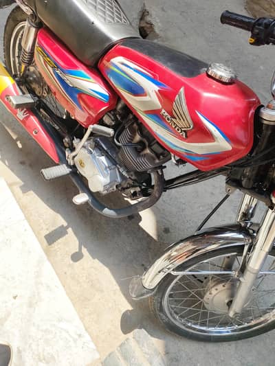 condition 10/9 honda 125 available only serious buyer contact karain
