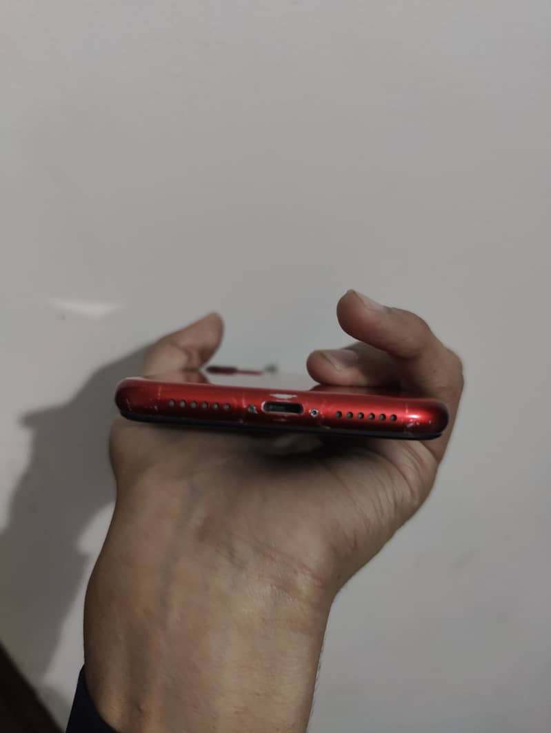 Apple iPhone 11 4