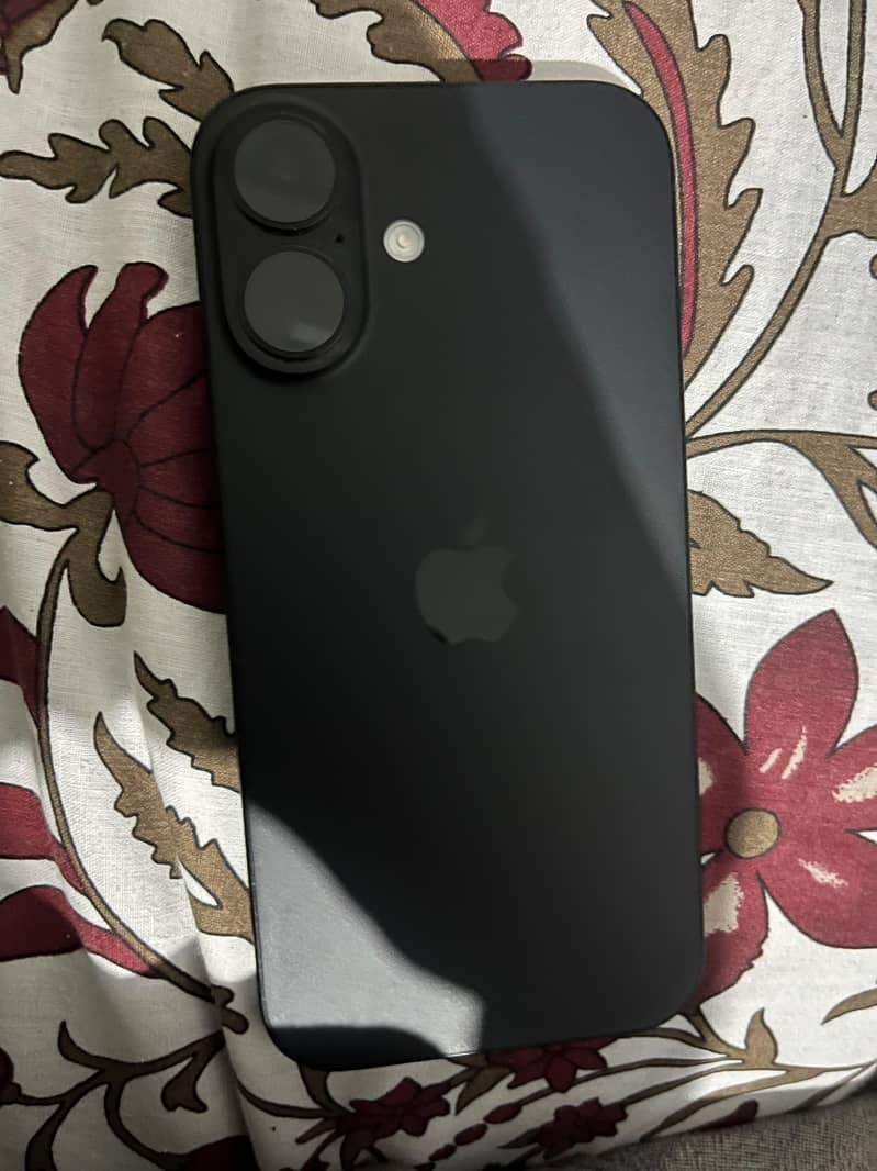 Apple iPhone 16 1