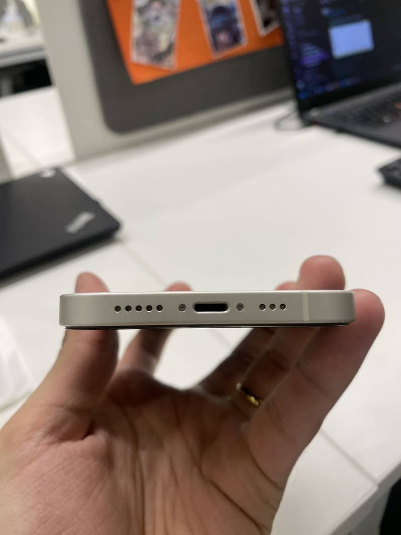 Apple iPhone 12 3
