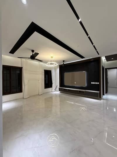 Independent House For Commercial Use 150 Sqyd Ground Plus 1 In Gulshan Block 9,