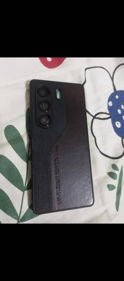 Tecno CAMON 40 Pro