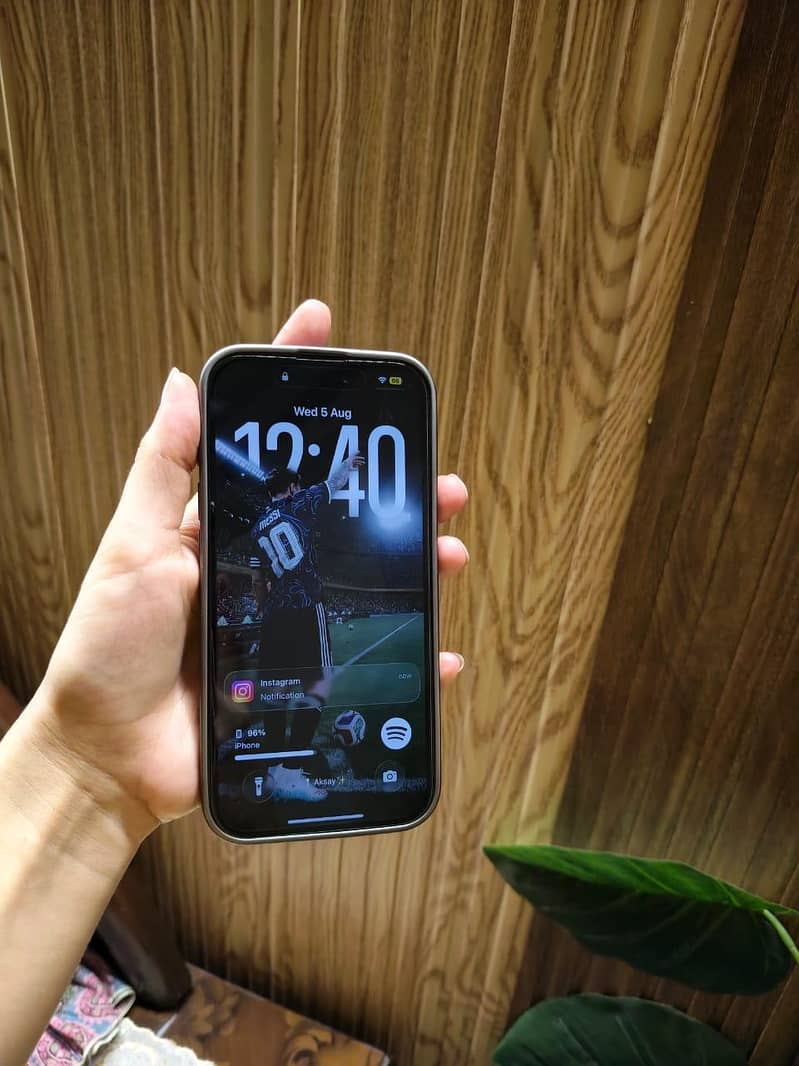 Apple iPhone 15 Pro 4