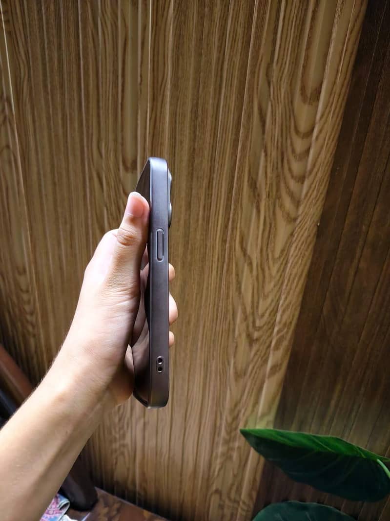 Apple iPhone 15 Pro 5