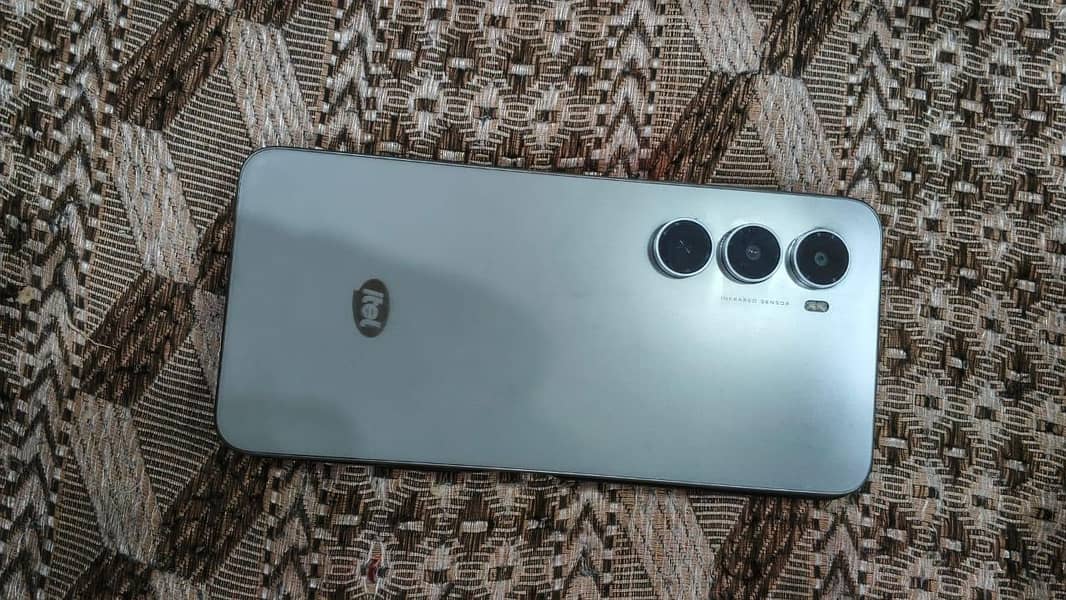 ITEL A100 1