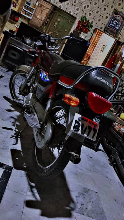 Honda 70 14 model Lush condition