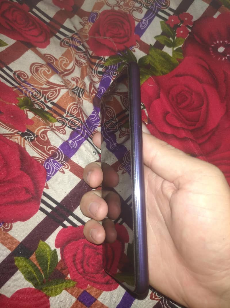 OPPO A3s 4