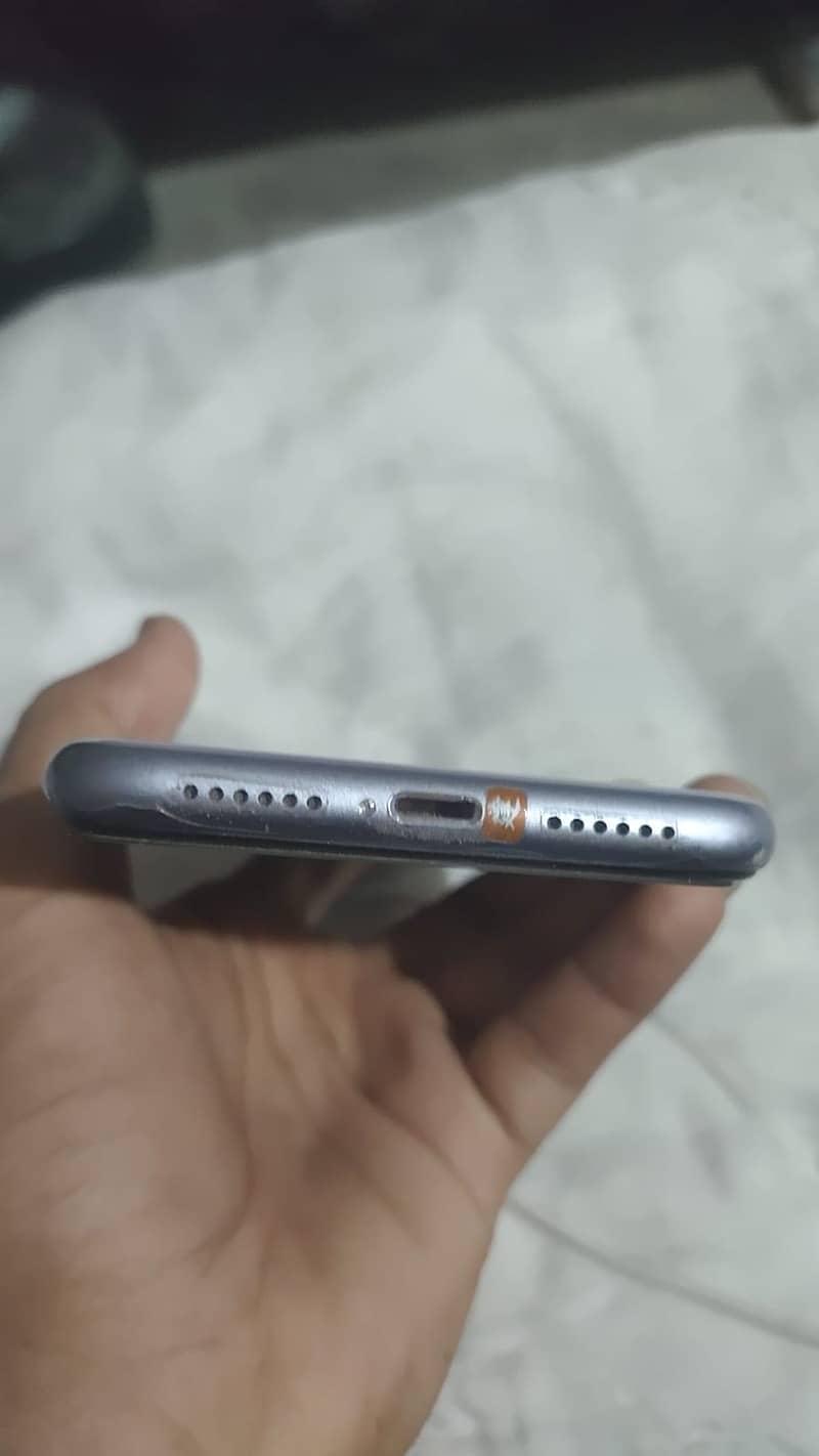 Apple iPhone 11 5