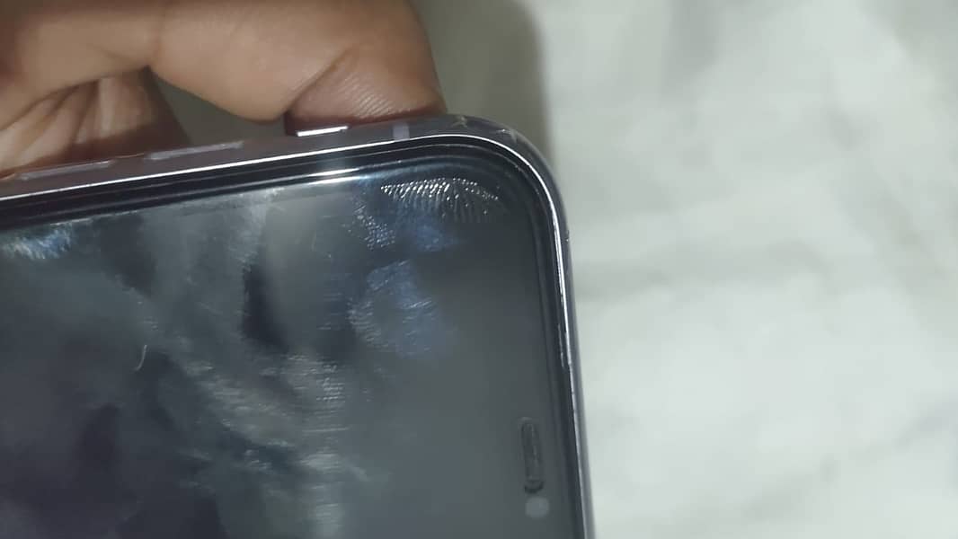 Apple iPhone 11 10