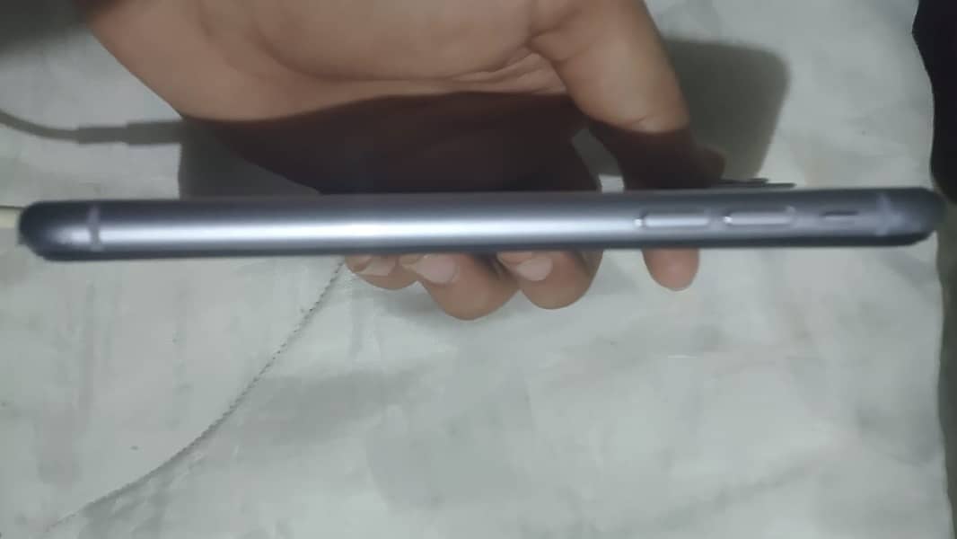 Apple iPhone 11 11