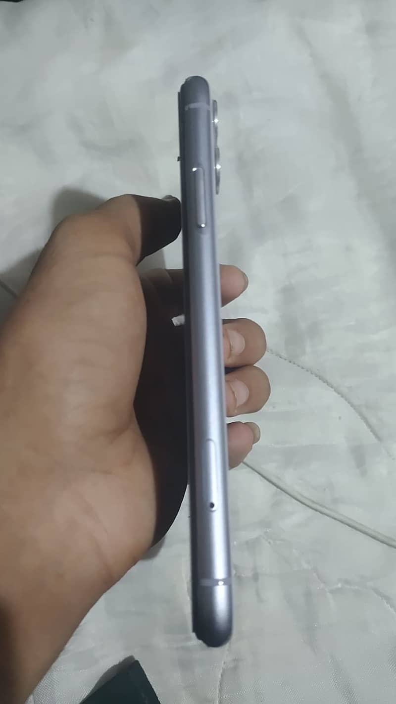 Apple iPhone 11 12