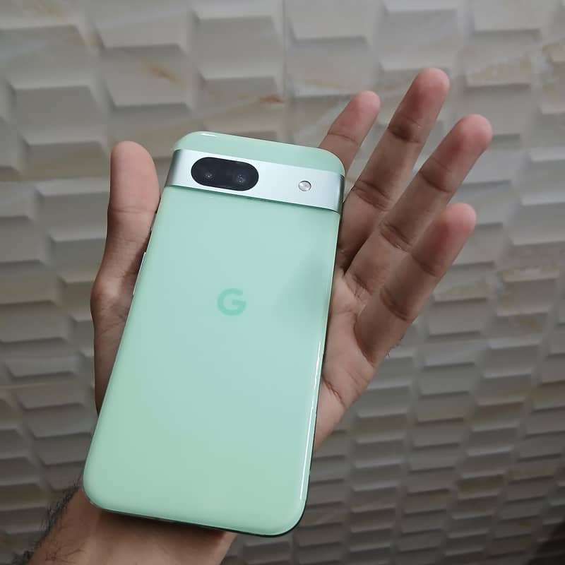 Google Pixel 8a 1