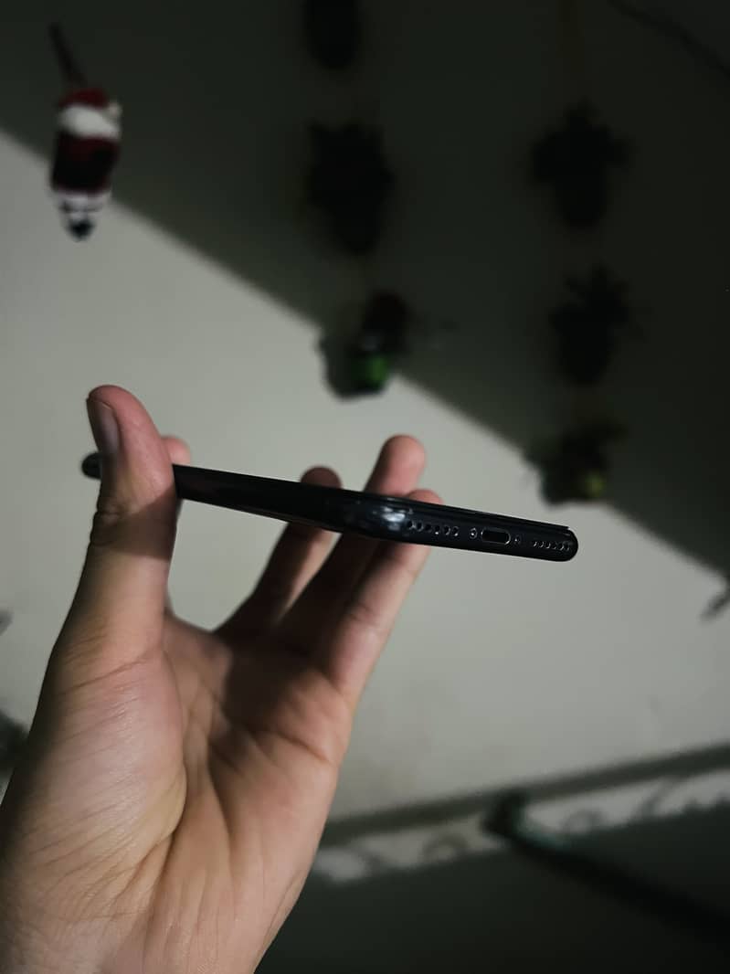 Apple iPhone 7 2