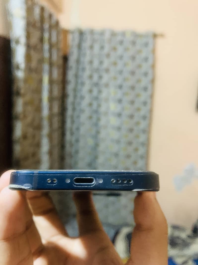 Apple iPhone 12 mini 4