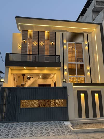 Luxury Owner Built House for Sale | Premium Block | Near Arcade Mall & Main Market | Fully Developed Area with All Facilities | Investor Price | Urgent Sale
