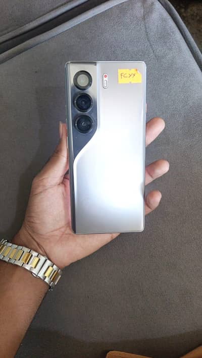 Tecno camon 40 pro