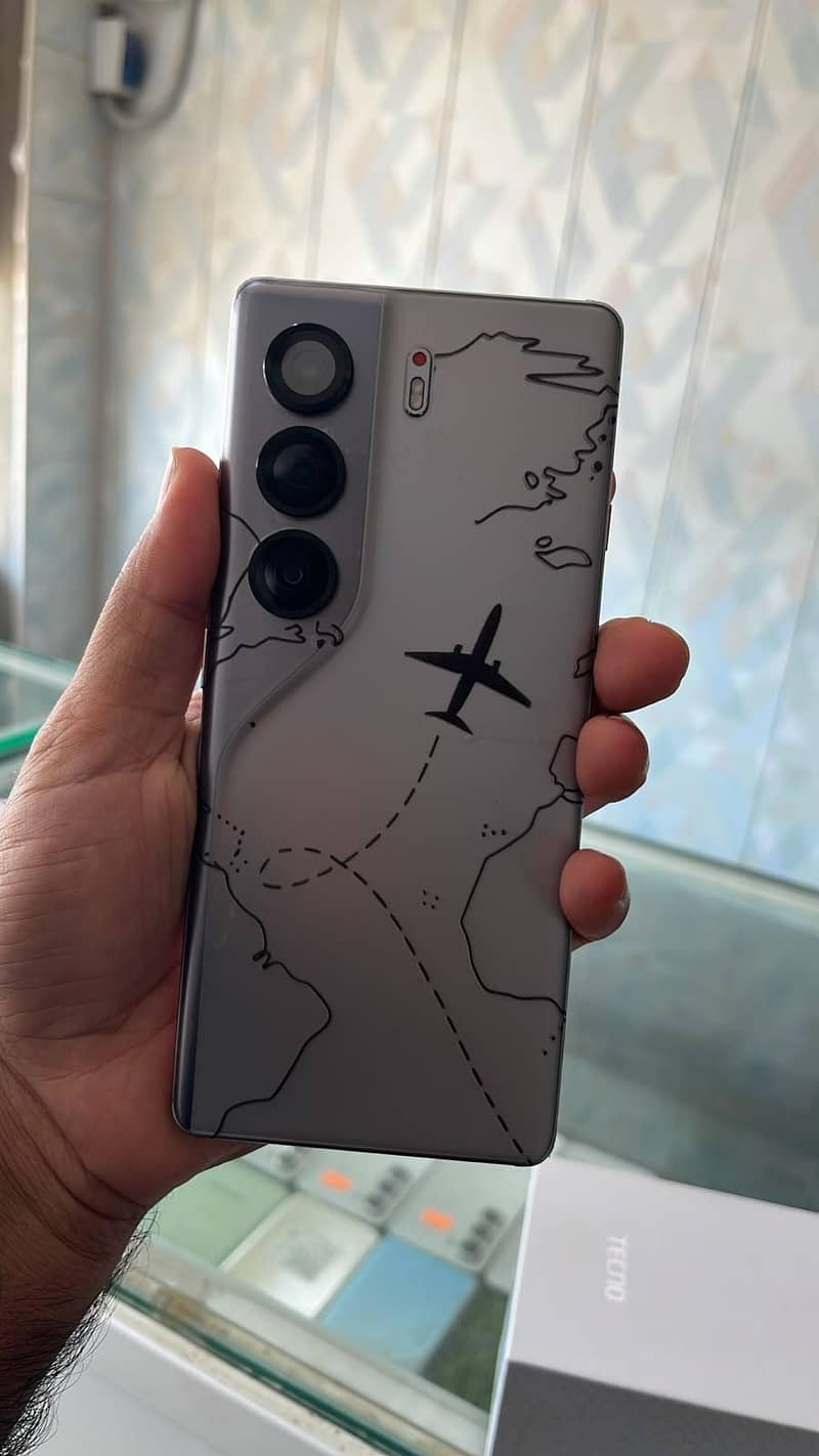 Tecno camon 40 pro 1