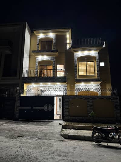 Brand New 5 Marla Owner Built Luxury House | Premium Block | Near Main Market | Gas Meter Installed | Investor Price | Urgent Sale