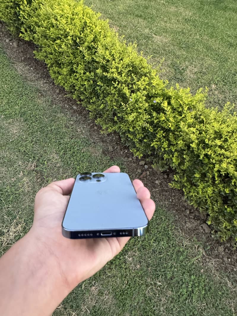Apple iPhone 13 Pro 1
